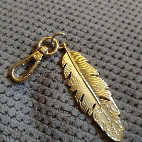 Jessica Simpson Tote Bag in Black Pebble, 4 Pockets, Shoulder Strap and Handles - Picture 13 of 15